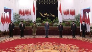 Presiden Joko Widodo Melantik Anggota Dewan Pengawas Lembaga Pengelola Investasi di Istana Negara