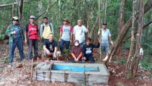 Pemugaran Makam Kuburan Tua Leluhur Anak Suku Ihi-Inia – Sokoiyo.Luwu Timur    Selasa,03 Agustus 2021