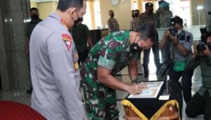 Perkuat Sinergisitas, Panglima TNI Silaturahmi Dengan Kapolri di Mabes Polri