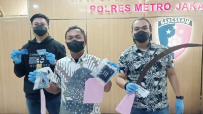 Polres Metro Jakarta Barat berhasil meringkus tiga pelaku begal