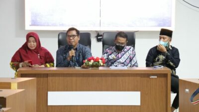 Diskominfo-SP Lutim Sosialisasi Pentingnya Literasi Digital Bagi Pengelola Perpustakaan Desa