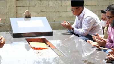 Bupati Luwu Timur Ziarah Ke Makam Alm. Thoriq Husler