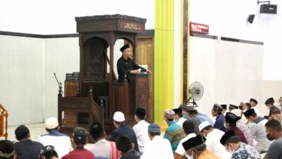 Shalat Tarwih di Kec.Tomoni Timur, Bupati Apresiasi Peran Tokoh Agama Menjaga Kondusifitas Daerah