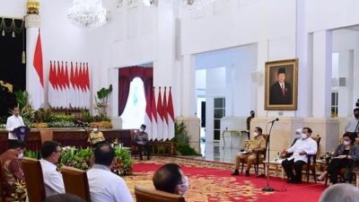 Menhan Prabowo mengikuti sidang Kabinet Paripurna Bahas Penanganan Pandemi Covid 19 serta Arus Mudik dan Arus Balik