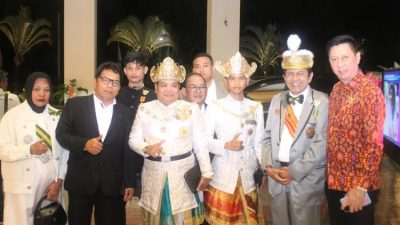 “Malam Anugerah Diraja” berupa penganugerahan gelar kepada tokoh-tokoh nasional di berbagai bidang profesi yang diserahkan langsung oleh Maharaja Kutai Mulawarman Prof. Dr. MSPA Iansyach Rechza Fahlevie Wangsawarman,Ph.D