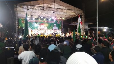 Gus Ahfas Hamid Baidlowi Lasem Gelar Doa di Acara Azzam Group Bersholawat