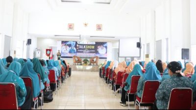 Staf Ahli Pembangunan Lutim Buka Talk Show “Parenting Keluarga Gadget”