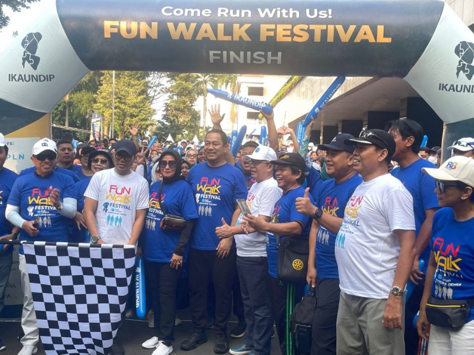 Fun Walk Ika Undip: Undipkan Jakarta, Sehatkan Indonesia