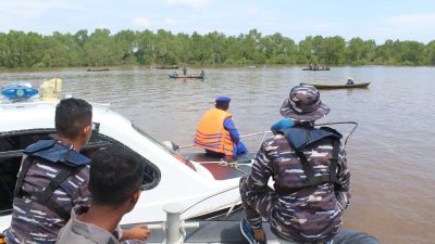 Lantamal XII Ikut SAR Seorang Anak Diterkam Buaya di Muara Sungai Kapuas