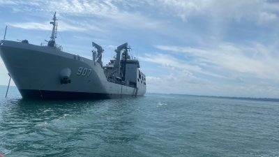 KRI Bontang-907 Bersama KAL Pulau Mego serta Prajurit Lanal Bengkulu Amankan Kunjungan Kerja RI 1 di Provinsi Bengkulu