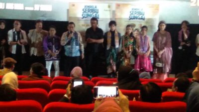 Ir. H. Sukhrowardi, M.AP., Anggota DPRD Kota Banjarmasin Antusias Melihat Film “Jendela Seribu Sungai”