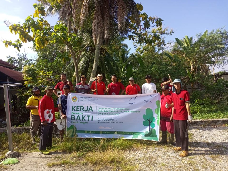 Menyambut HUT RI ke 78 thn, LDII Lutim Melakukan Kegiatan Ketja Bakti.