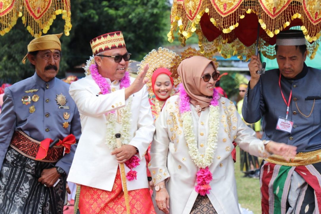 Roadshow Kebudayaan di Kecamatan Burau, Bupati Budiman Ajak Masyarakat Jaga Kearifan Lokal