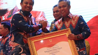 Bupati bersama Ketua Dekranasda Lutim Hadiri Pembukaan Pekan Raya Sulsel