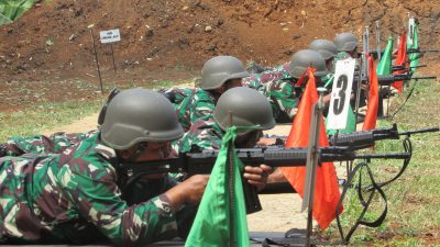 Tingkatkan Profesionalisme, Prajurit Lanal Bandung Gelar Latihan Menembak dan Renang Militer Pada Uji Trampil Glagaspur P1 dan P2